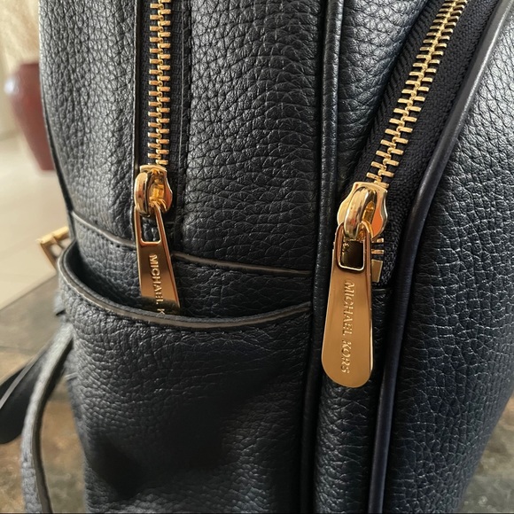 NWT Michael Kors Medium Abbey Leather Backpack - Picture 7 of 11